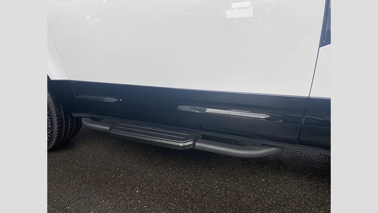 2024 認定中古車 Land Rover Defender 90 フジホワイト D350 ディーゼルマイルドハイブリッド X-Dynamic HSE