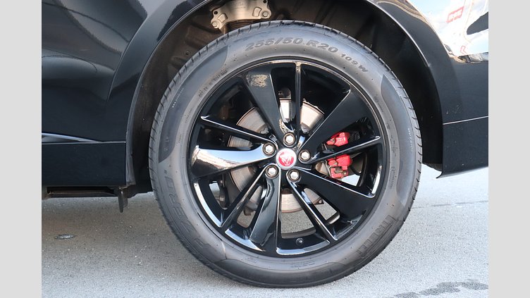 2022 認定中古車 Jaguar F-Pace サントリーニブラック P250 AWD（オートマチック） R-DYNAMIC BLACK