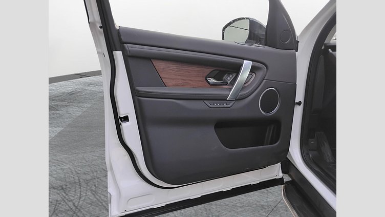 2024 Approved Land Rover Discovery Sport Fuji White D200 Diesel MHEV Standardowy rozstaw osi S