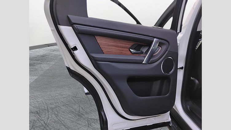 2024 Approved Land Rover Discovery Sport Fuji White D200 Diesel MHEV Standardowy rozstaw osi S