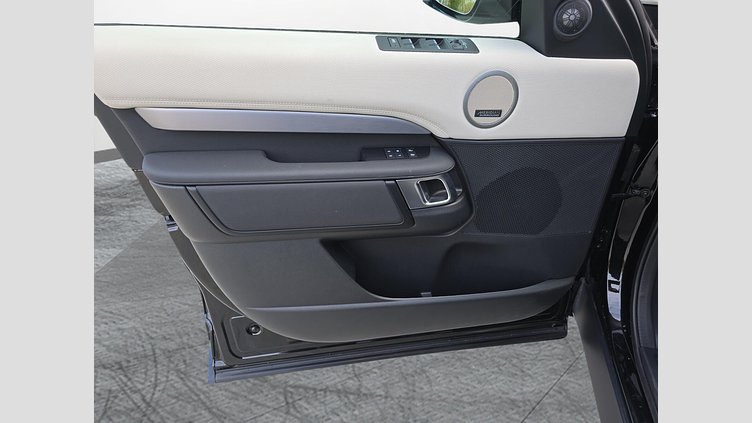 2024 Approved Land Rover Discovery Santorini Black D250 Diesel MHEV STANDARD WHEELBASE DYNAMIC SE