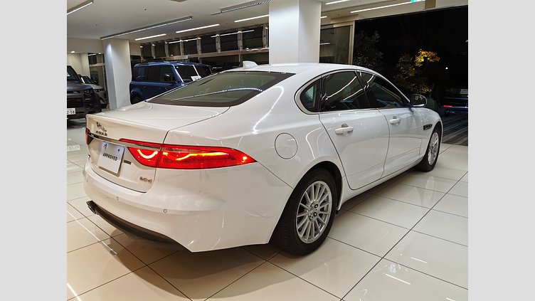 2018 認定中古車 Jaguar XF Fuji White 2.0 litre i4D Diesel ピュア