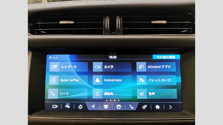 2018 認定中古車 Jaguar XF Fuji White 2.0 litre i4D Diesel ピュア