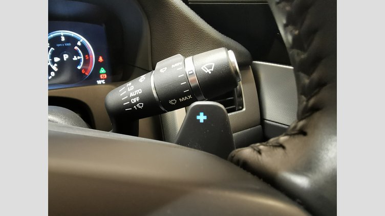 2018 認定中古車 Jaguar XF Fuji White 2.0 litre i4D Diesel ピュア