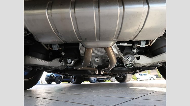 2024 認定中古車 Land Rover Defender 110 サントリーニブラック P525 ガソリン V8