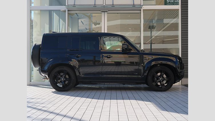 2024 認定中古車 Land Rover Defender 110 サントリーニブラック P525 ガソリン V8