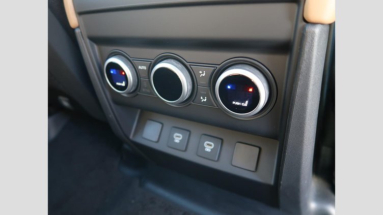 2024 認定中古車 Land Rover Defender 110 サントリーニブラック P525 ガソリン V8