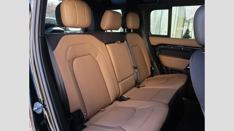 2024 認定中古車 Land Rover Defender 110 サントリーニブラック P525 ガソリン V8