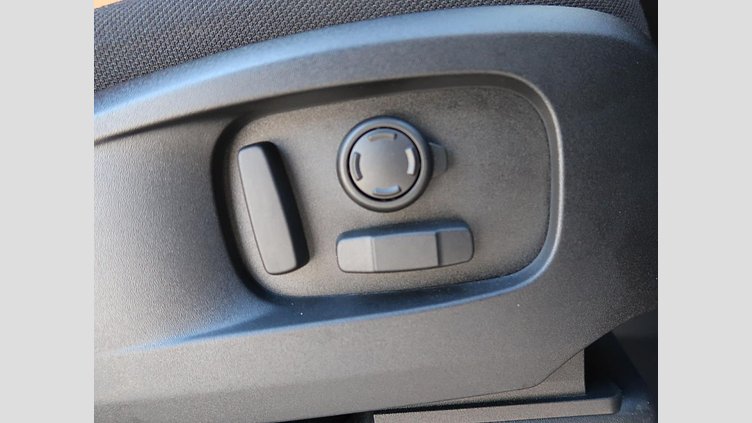 2024 認定中古車 Land Rover Defender 110 サントリーニブラック P525 ガソリン V8