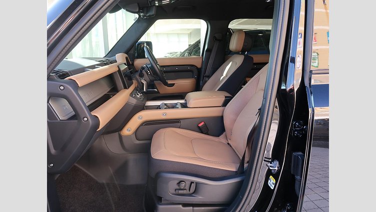 2024 認定中古車 Land Rover Defender 110 サントリーニブラック P525 ガソリン V8