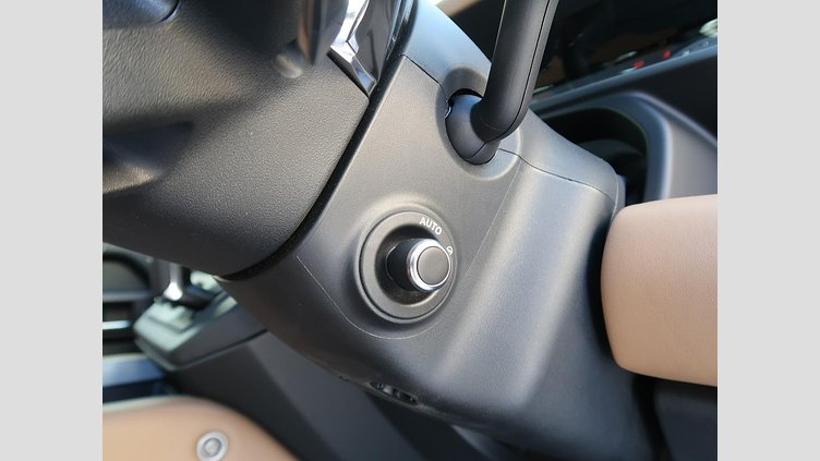 2024 認定中古車 Land Rover Defender 110 サントリーニブラック P525 ガソリン V8