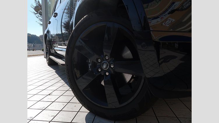 2024 認定中古車 Land Rover Defender 110 サントリーニブラック P525 ガソリン V8