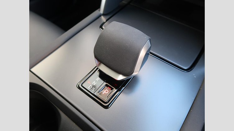 2024 認定中古車 Land Rover Discovery Sport フジホワイト プラグインハイブリッド（ガソリン） 標準ホイール Dynamic HSE