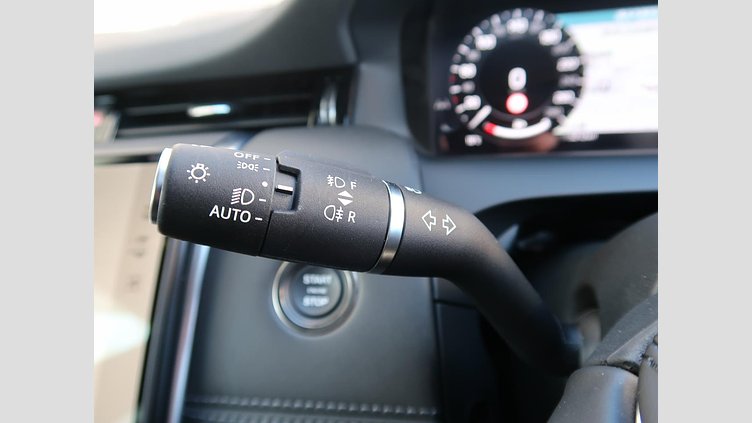 2024 認定中古車 Land Rover Discovery Sport フジホワイト プラグインハイブリッド（ガソリン） 標準ホイール Dynamic HSE