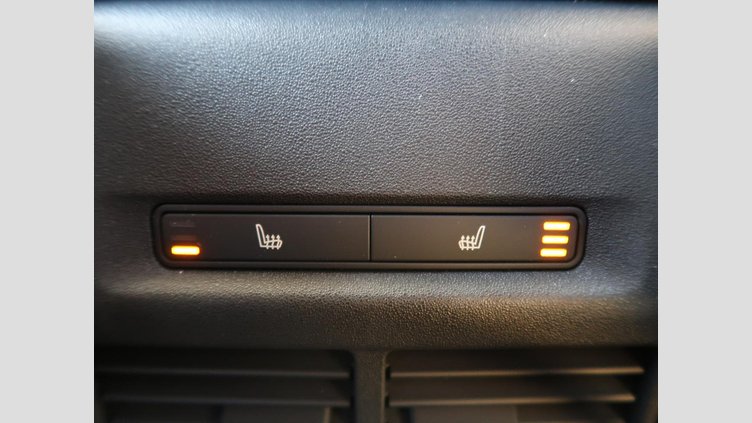 2024 認定中古車 Land Rover Discovery Sport フジホワイト プラグインハイブリッド（ガソリン） 標準ホイール Dynamic HSE