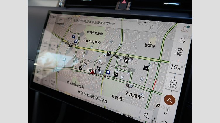 2024 認定中古車 Land Rover Discovery Sport フジホワイト プラグインハイブリッド（ガソリン） 標準ホイール Dynamic HSE