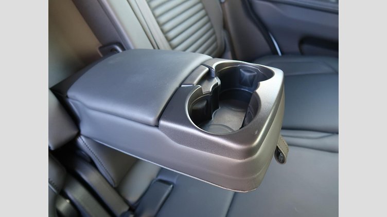 2024 認定中古車 Land Rover Discovery Sport フジホワイト プラグインハイブリッド（ガソリン） 標準ホイール Dynamic HSE