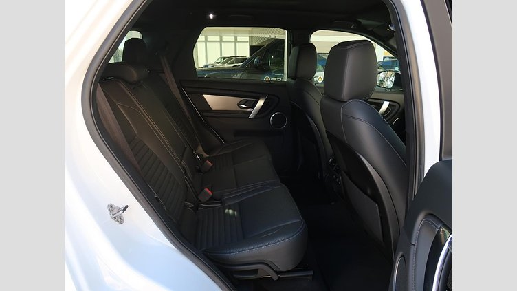 2024 認定中古車 Land Rover Discovery Sport フジホワイト プラグインハイブリッド（ガソリン） 標準ホイール Dynamic HSE