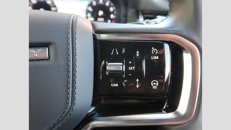 2024 認定中古車 Land Rover Discovery Sport フジホワイト プラグインハイブリッド（ガソリン） 標準ホイール Dynamic HSE