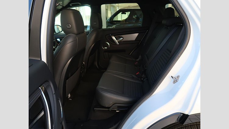 2024 認定中古車 Land Rover Discovery Sport フジホワイト プラグインハイブリッド（ガソリン） 標準ホイール Dynamic HSE