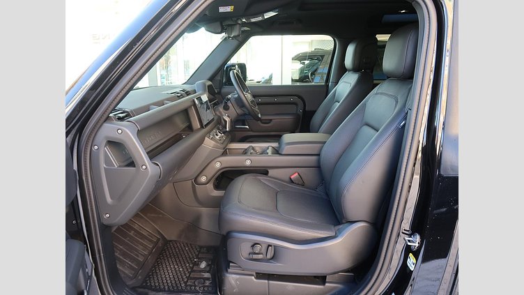 2024 認定中古車 Land Rover Defender 90 サントリーニブラック D350 ディーゼルマイルドハイブリッド X-Dynamic HSE