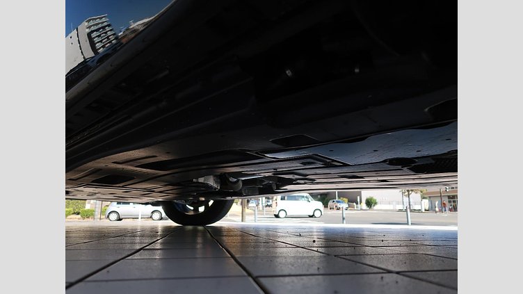 2024 認定中古車 Land Rover Range Rover Velar シャラントグレイ P400eプラグインハイブリッド（ガソリン） スタンダードホイールベース Dynamic SE