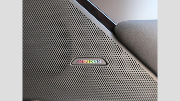 2024 認定中古車 Land Rover Range Rover Velar シャラントグレイ P400eプラグインハイブリッド（ガソリン） スタンダードホイールベース Dynamic SE