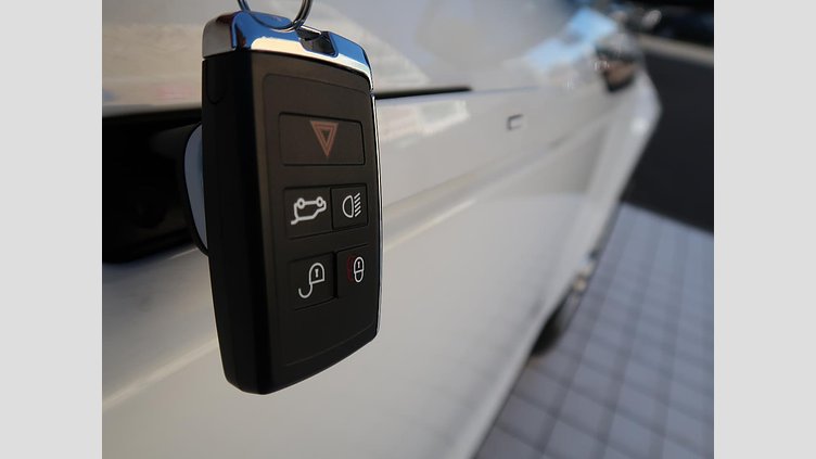 2023 認定中古車 Land Rover Range Rover Evoque フジホワイト P250 AWD（オートマチック） R-DYNAMIC S