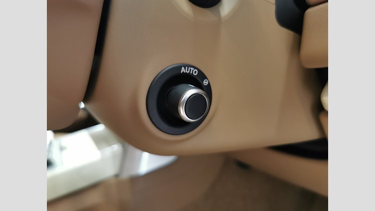 2024 認定中古車 Land Rover Range Rover コンステレーションブルー - グロスフィニッシュ 615 AWD（AT） スタンダードホイールベース SV