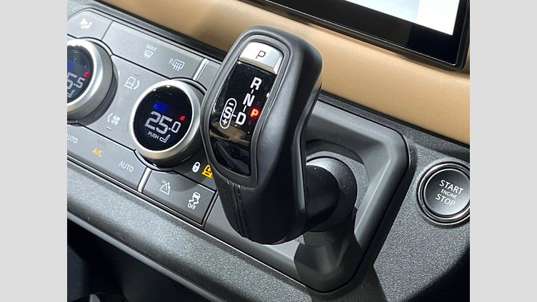 2025 認定中古車 Land Rover Defender 110 Fuji White 4WD XーダイナミックHSE