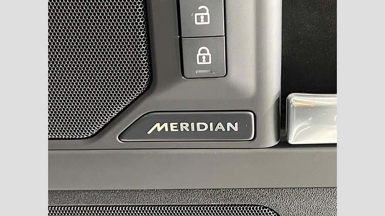 2025 認定中古車 Land Rover Defender 110 Fuji White 4WD XーダイナミックHSE