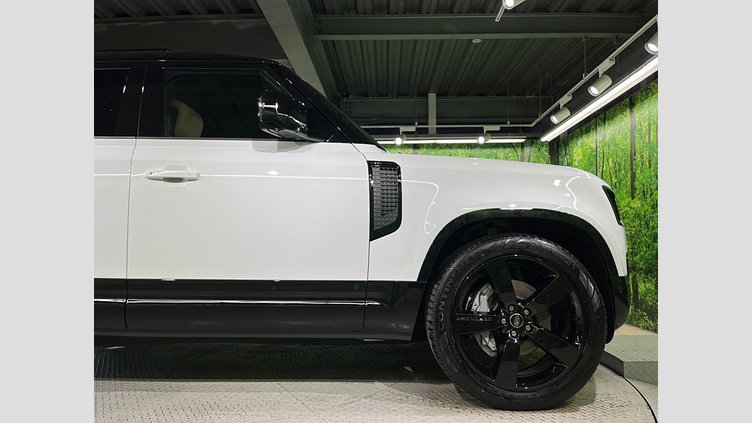 2025 認定中古車 Land Rover Defender 110 Fuji White 4WD XーダイナミックHSE