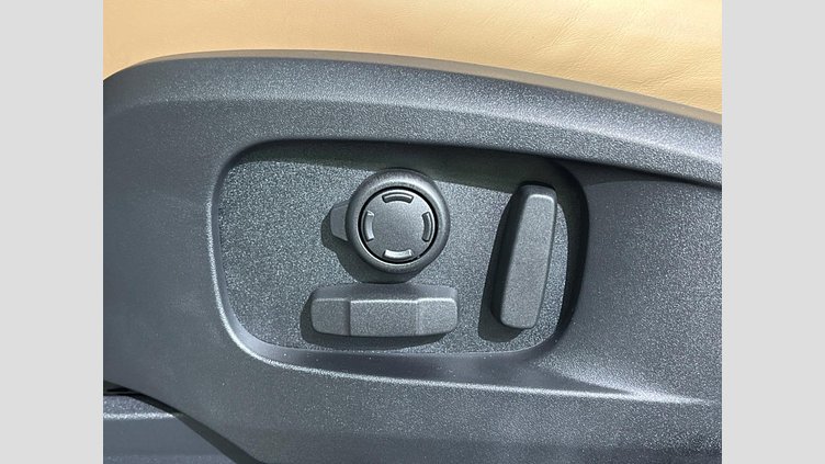 2025 認定中古車 Land Rover Defender 110 Fuji White 4WD XーダイナミックHSE