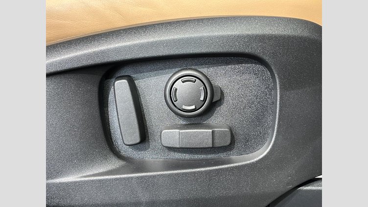 2025 認定中古車 Land Rover Defender 110 Fuji White 4WD XーダイナミックHSE