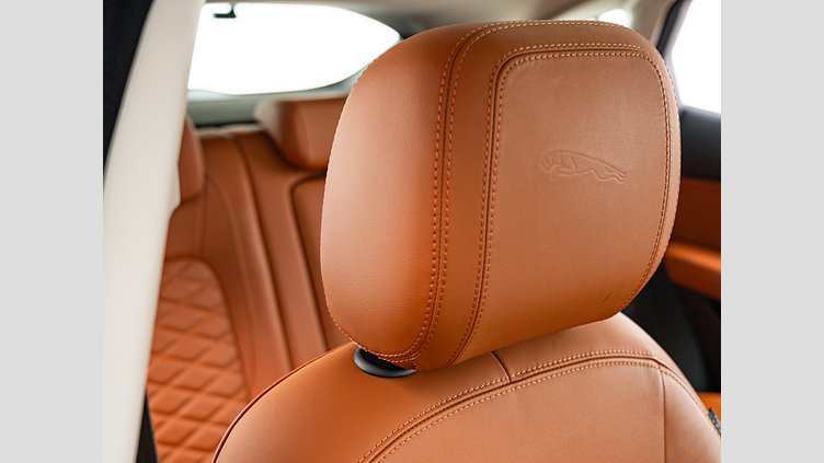 2019 認定中古車 Jaguar E-Pace サントリーニブラック D180 オートマチック全輪駆動 コネクテッド