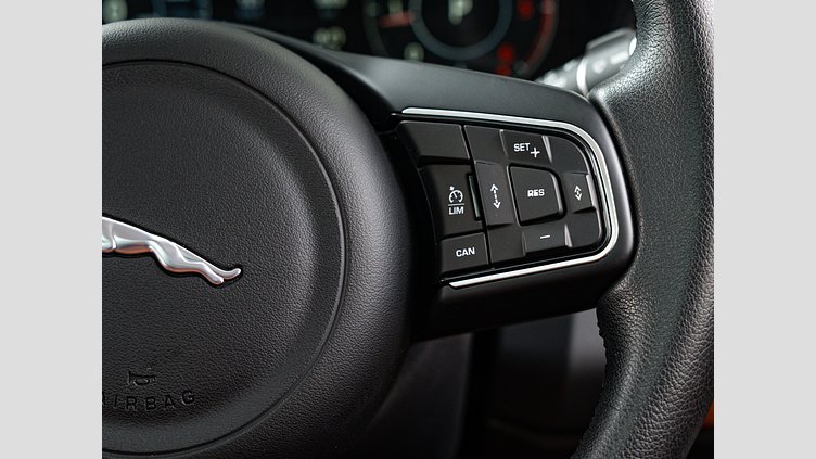 2019 認定中古車 Jaguar E-Pace サントリーニブラック D180 オートマチック全輪駆動 コネクテッド