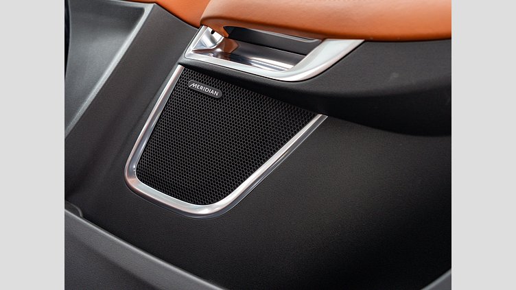 2019 認定中古車 Jaguar E-Pace サントリーニブラック D180 オートマチック全輪駆動 コネクテッド