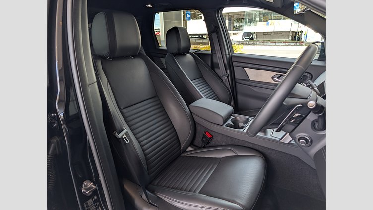 2024 認定中古車 Land Rover Discovery Sport Santorini Black AT ダイナミックSE　D200