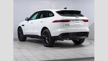 F-Pace 1