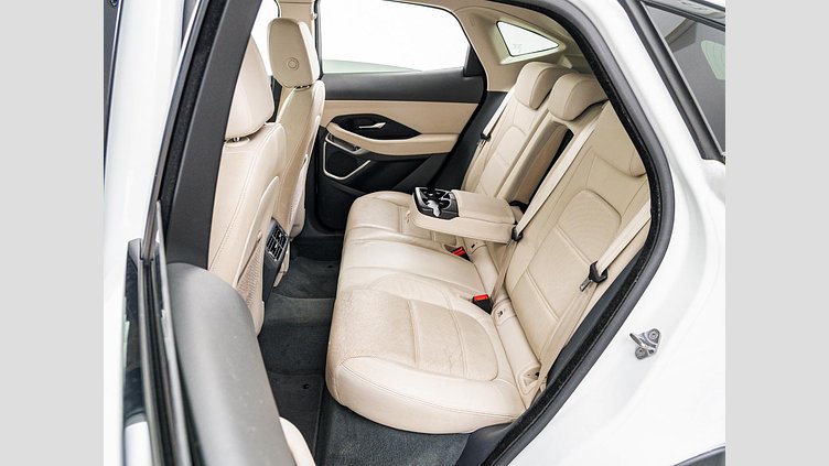 2018 認定中古車 Jaguar E-Pace フジホワイト P250 オートマチック全輪駆動 SE