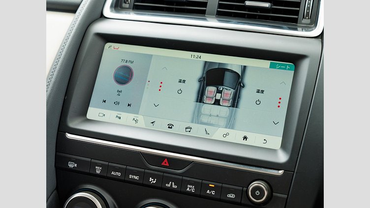 2018 認定中古車 Jaguar E-Pace フジホワイト P250 オートマチック全輪駆動 SE