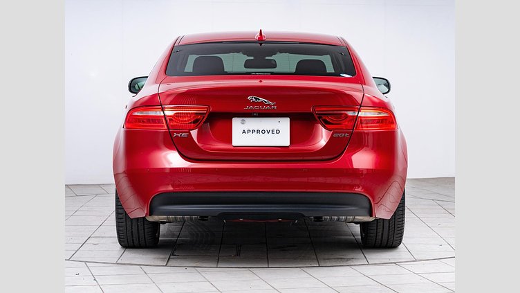 2015 認定中古車 Jaguar XE Firenze Red 2.0PET プレステージ　2.0t