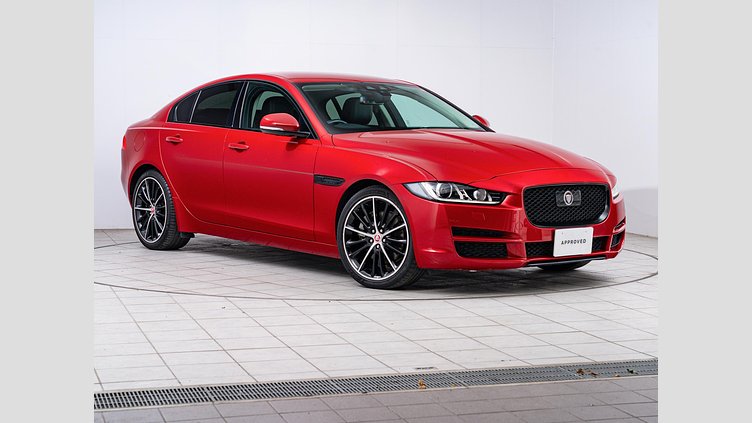 2015 認定中古車 Jaguar XE Firenze Red 2.0PET プレステージ　2.0t