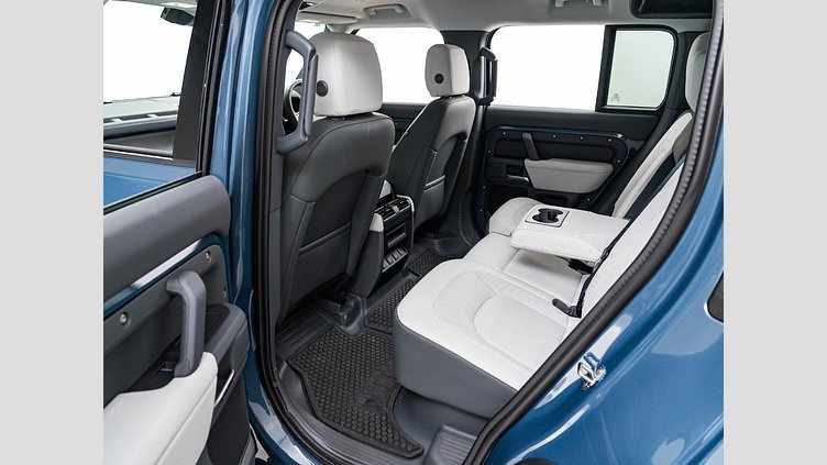 2024 認定中古車 Land Rover Defender 110 タスマンブルー D350 ディーゼルマイルドハイブリッド S　D350　エアサスペンション装着車