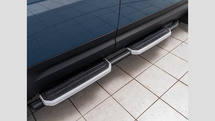 2024 認定中古車 Land Rover Defender 110 タスマンブルー D350 ディーゼルマイルドハイブリッド S　D350　エアサスペンション装着車