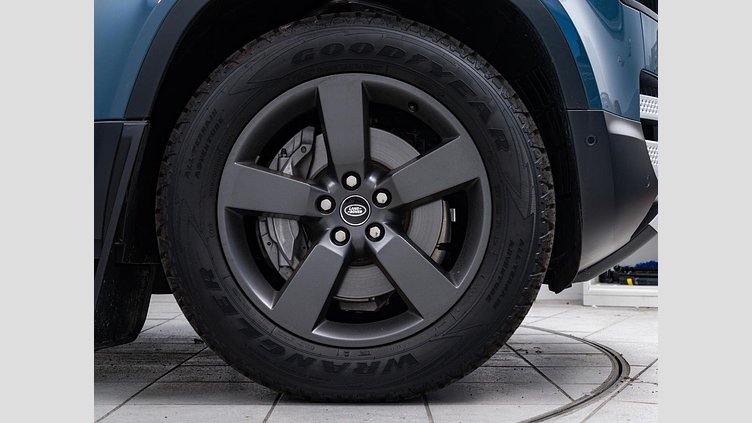 2024 認定中古車 Land Rover Defender 110 タスマンブルー D350 ディーゼルマイルドハイブリッド S　D350　エアサスペンション装着車