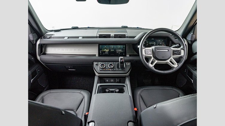 2023 認定中古車 Land Rover Defender 110 サントリーニブラック D300 AWD（AT） S　D300　コイルサスペンション装着車