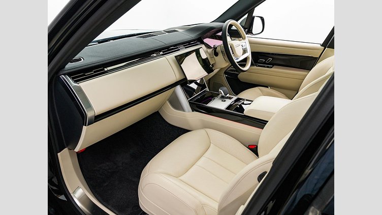 2024 認定中古車 Land Rover Range Rover サントリーニブラック D300 AWD MHEV（AT） スタンダードホイールベース HSE　D300