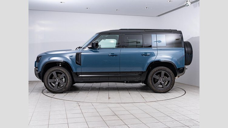 2024 認定中古車 Land Rover Defender 110 タスマンブルー P300 ガソリン X-Dynamic SE P300 コイルサスペンション