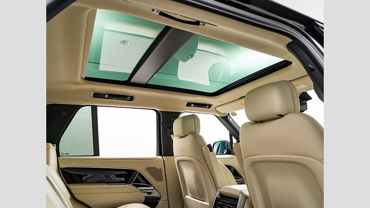 2024 認定中古車 Land Rover Range Rover サントリーニブラック D300 AWD MHEV（AT） スタンダードホイールベース HSE　D300